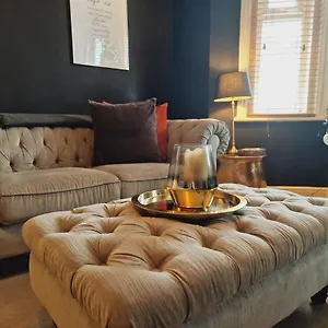  Holiday home Stunning 3 Bedroom Holiday Near The Beach
